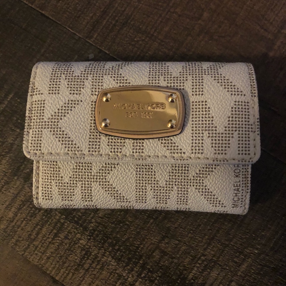 MK Michael Kors Gently Used Small Wallet Signature